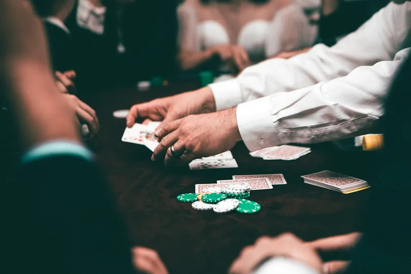 Live dealer casino poker card game powered by Evolution at Betty Casino
